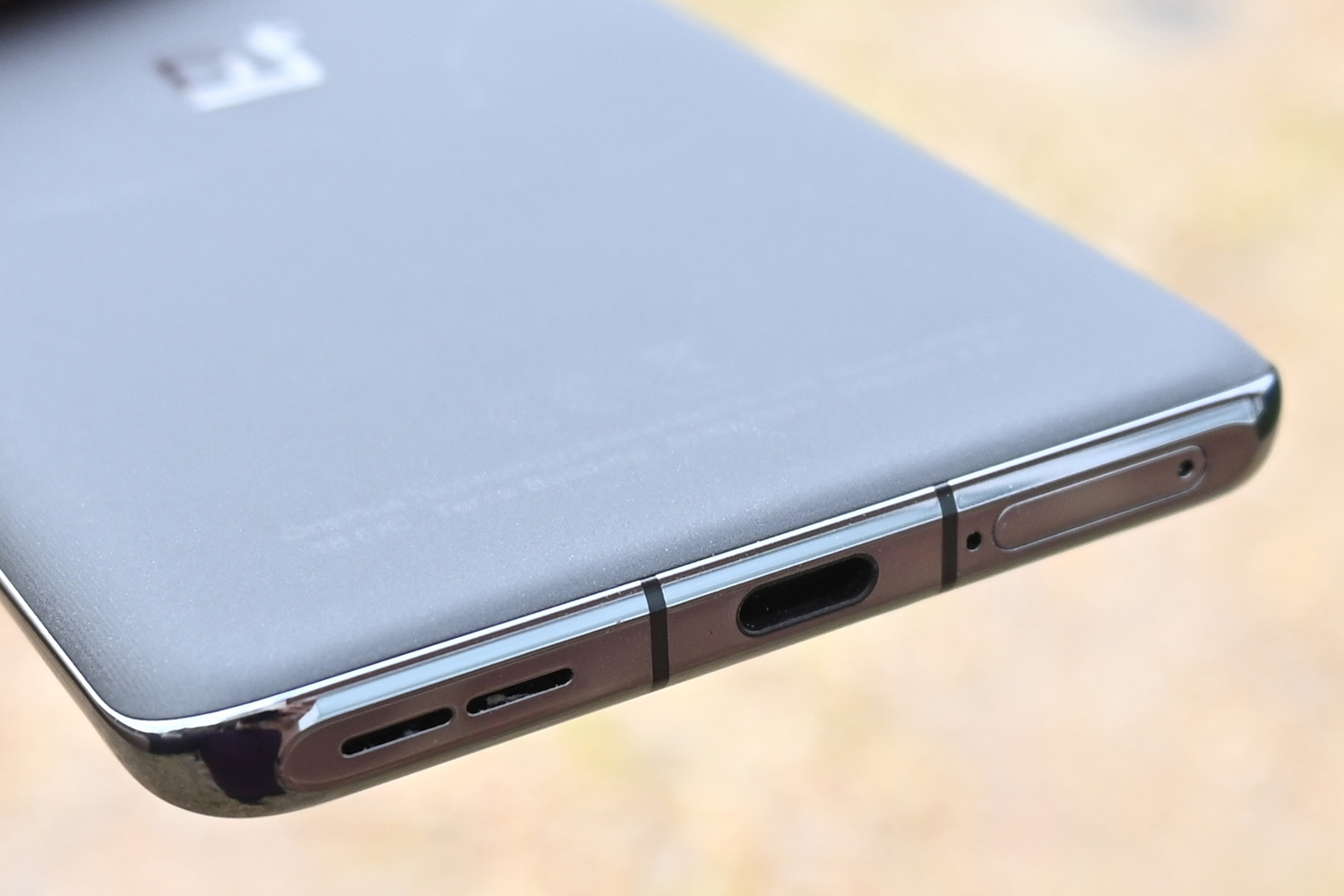 OnePlus 11 review USB-C port