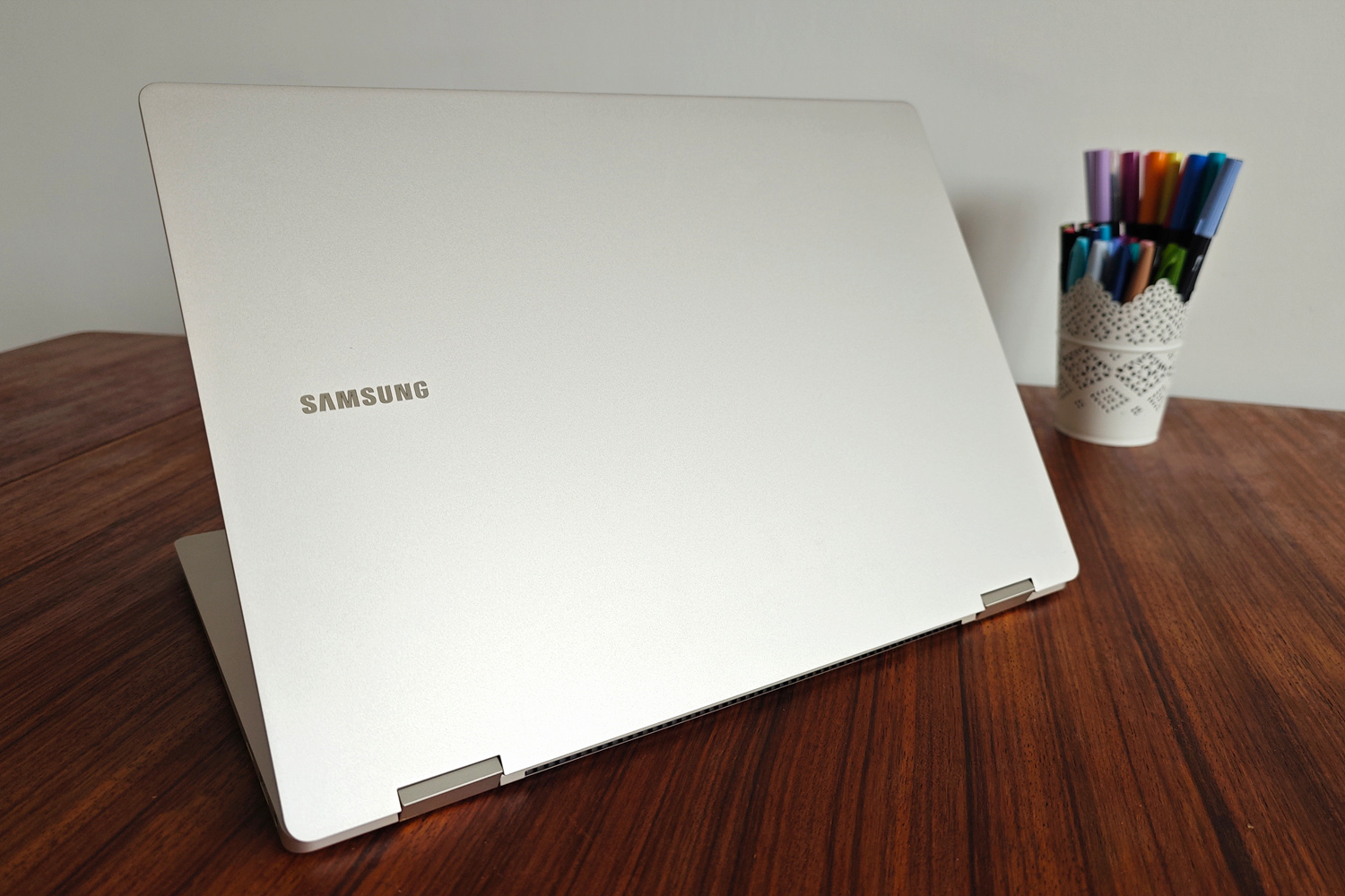 Samsung Galaxy Book3 Pro 360 review lid