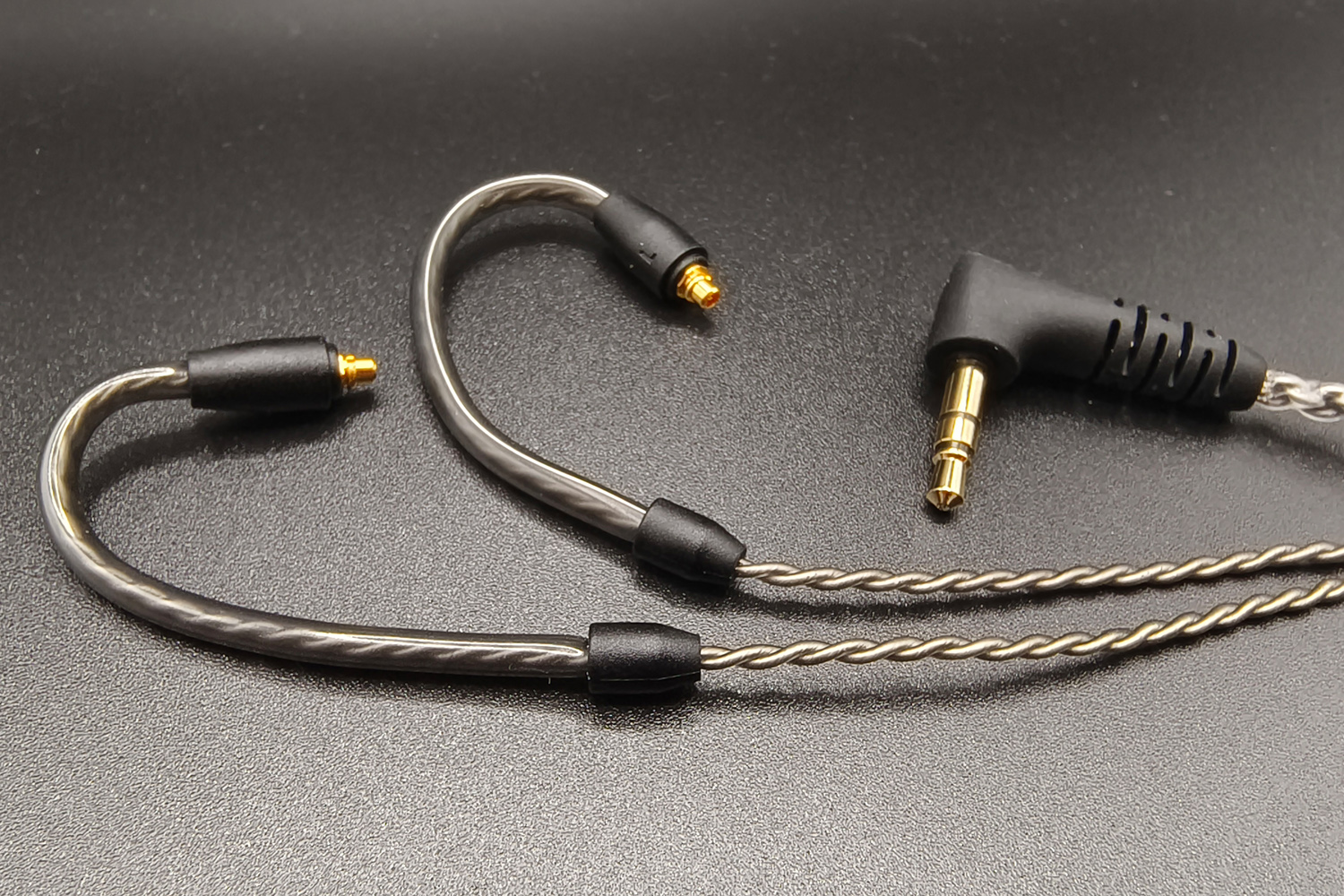 Sennheiser IE200 review cable ear hooks