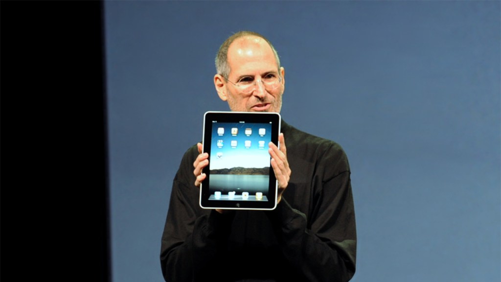 Steve Jobs with the original iPad, 2010. Credit: Matt Buchanan, Creative Commons Attribution 2.0 Generic licence.