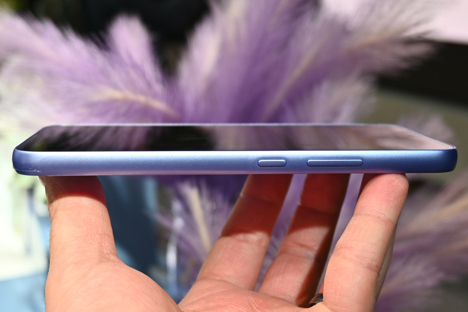 Samsung Galaxy A34 hands-on side profile