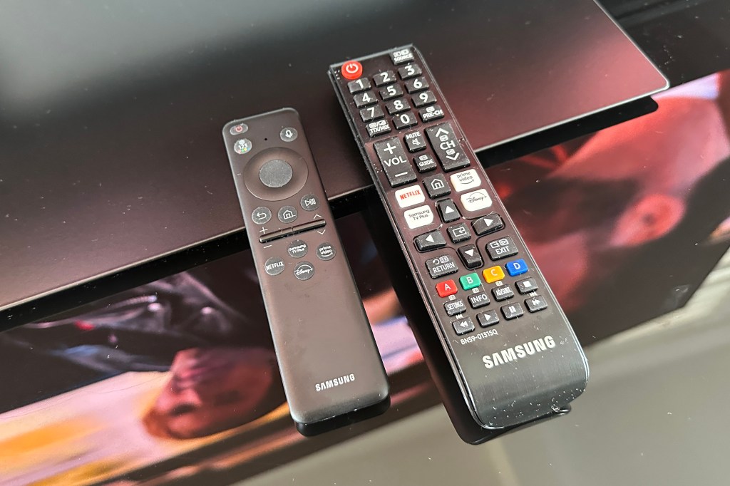Samsung QE55S90C remote controls