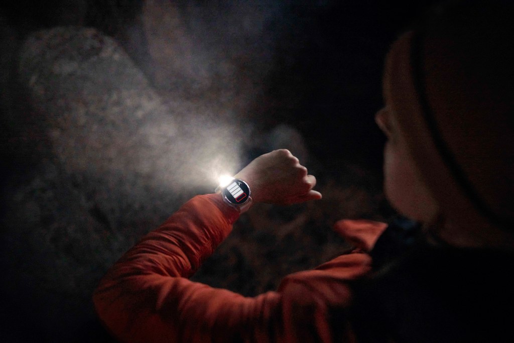 Flashlight on Garmin Fenix 7 Pro