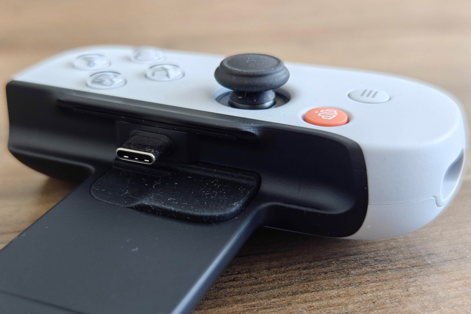 Backbone PlayStation Edition for Android USB-C connector