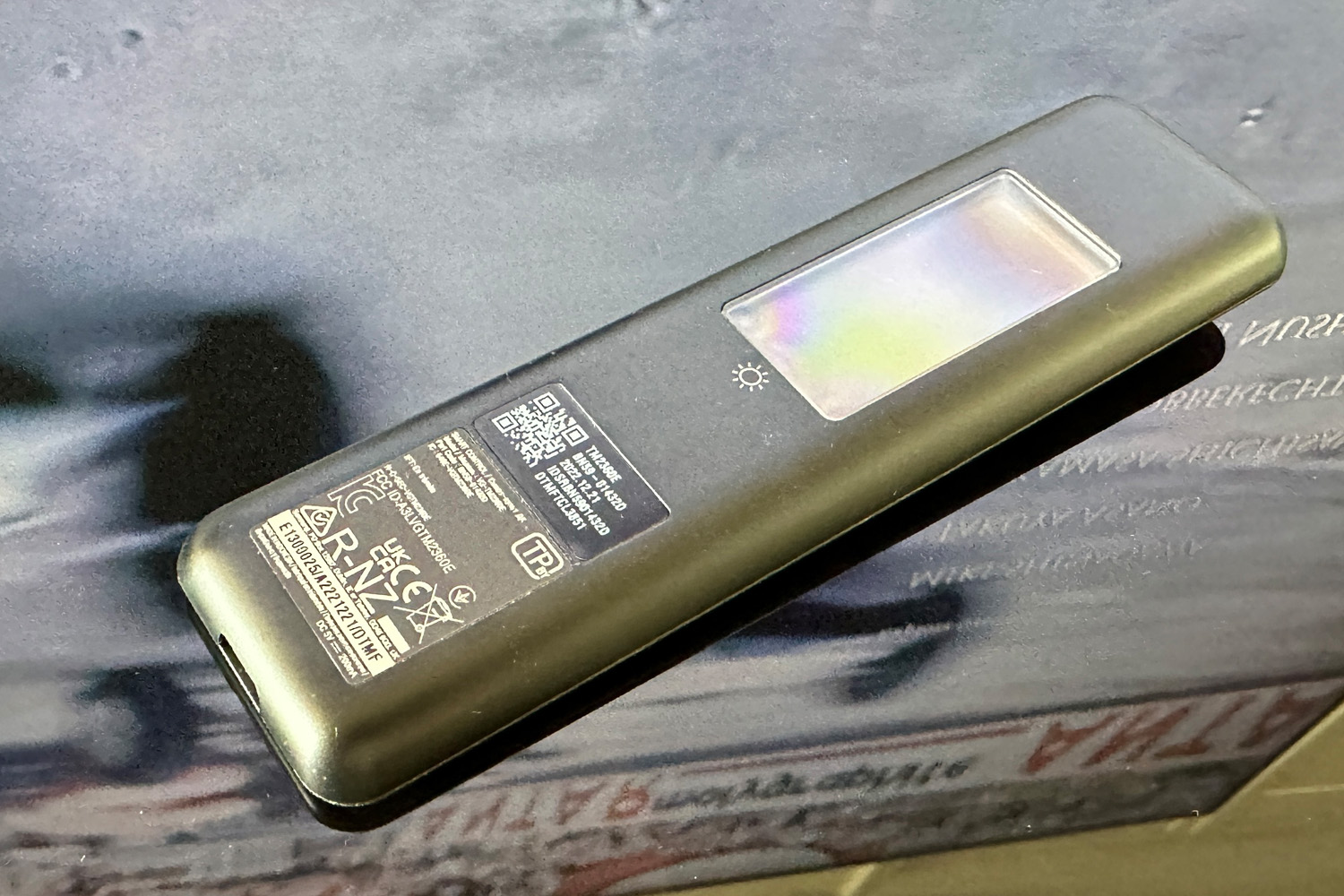 Samsung QE55QN90C review solar panel remote