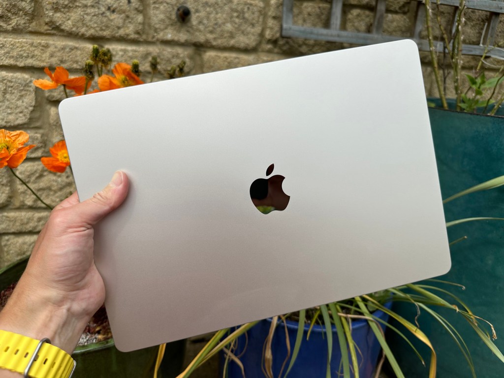 MacBook Air 15in review