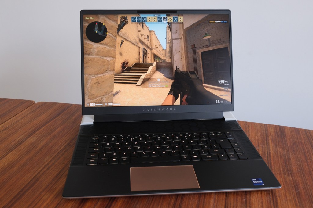 Alienware X16 review counter strike