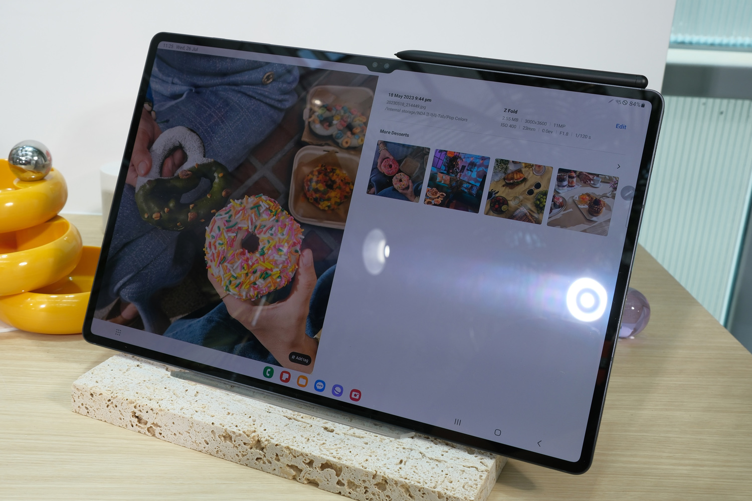 Samsung Galaxy Tab S9 Ultra donut