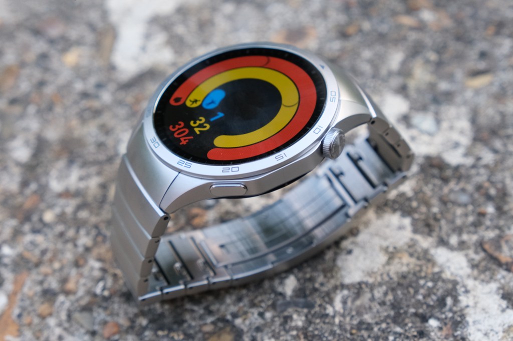 Huawei Watch GT 4 review side